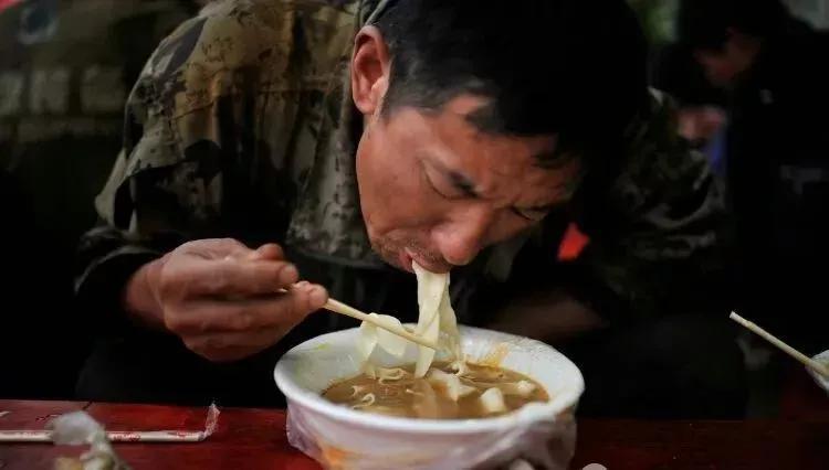 再深的黑暗也能迎来黎明那道曙光