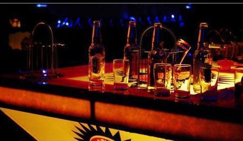 看着山城那些混迹在灯红酒绿下的社会青年，如今还有几分似从前？