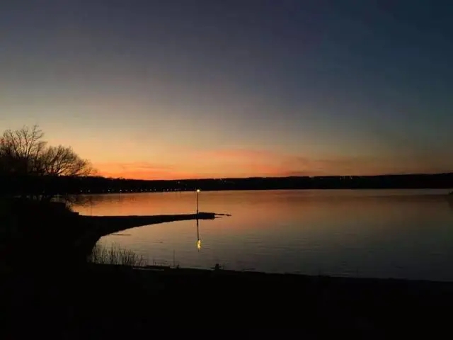 红尘波转，默守安然